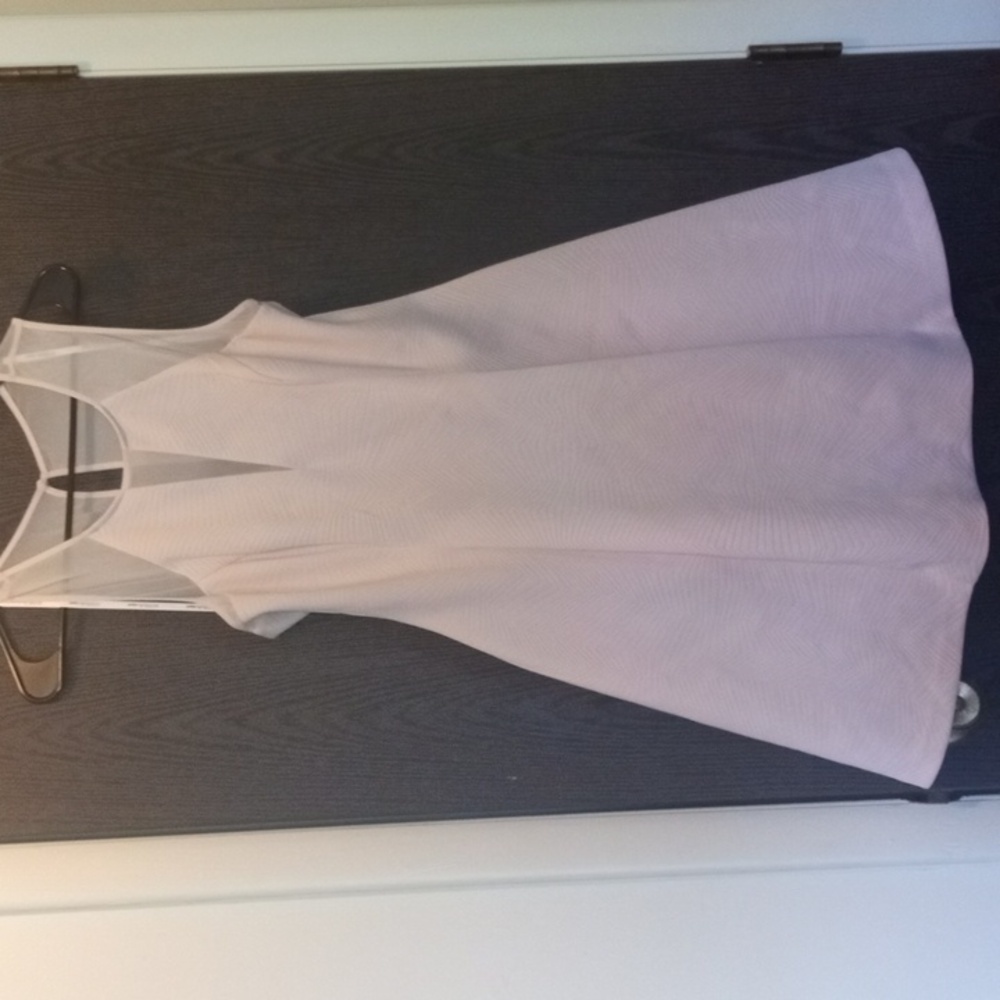 GUESS A LINE SLEEVELESS BLUSH COLORED DRESS SIZE 10 PINK